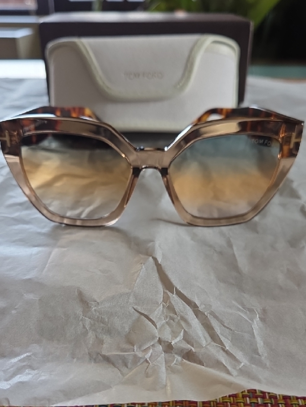 Tom Ford Sunglasses - Picture 5 of 15